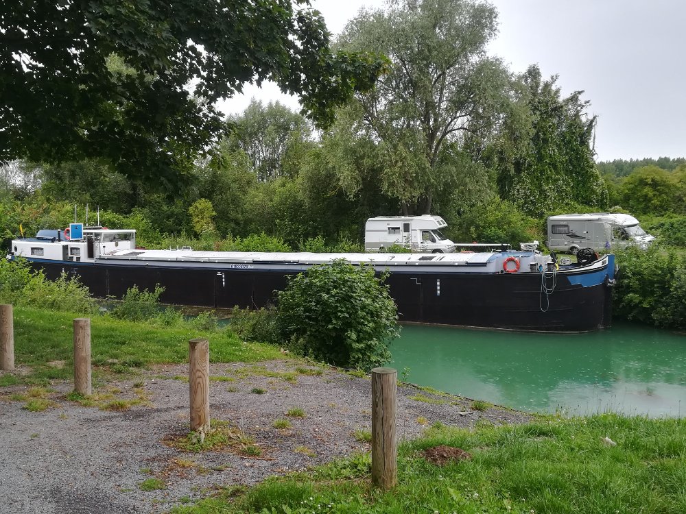 Aire camping-car  Clry-sur-Somme (80200) - Photo 4